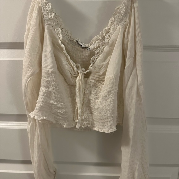 Princess Polly cropped off the shoulder top - Picture 3 of 4